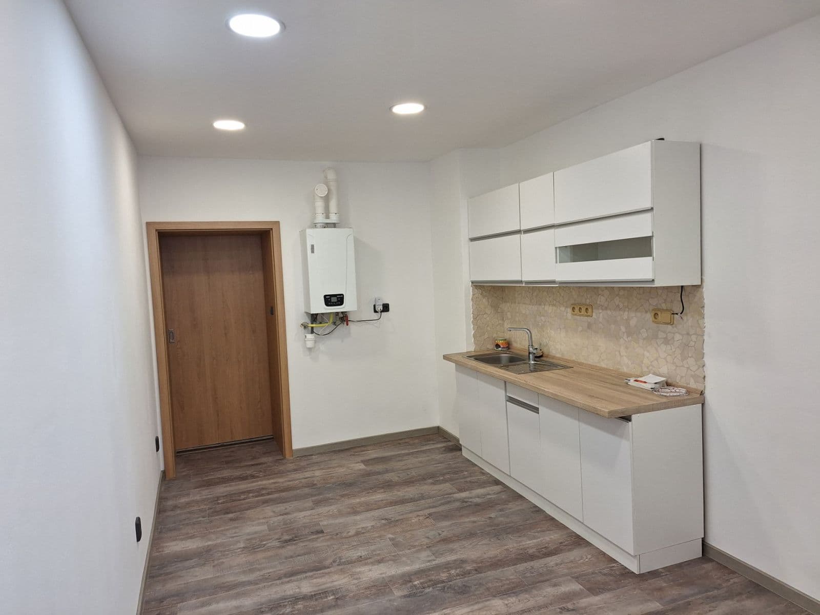 Predaj kancelárie 24 m², Tolstého, Jihlava, Kraj Vysočina Predaj kancelárie 24 m², Tolstého, Jihlava, Kraj Vysočina