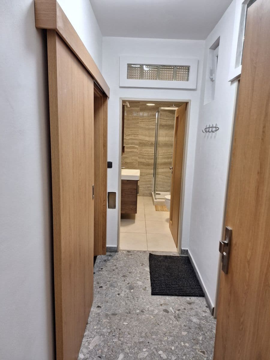Predaj kancelárie 24 m², Tolstého, Jihlava, Kraj Vysočina Predaj kancelárie 24 m², Tolstého, Jihlava, Kraj Vysočina
