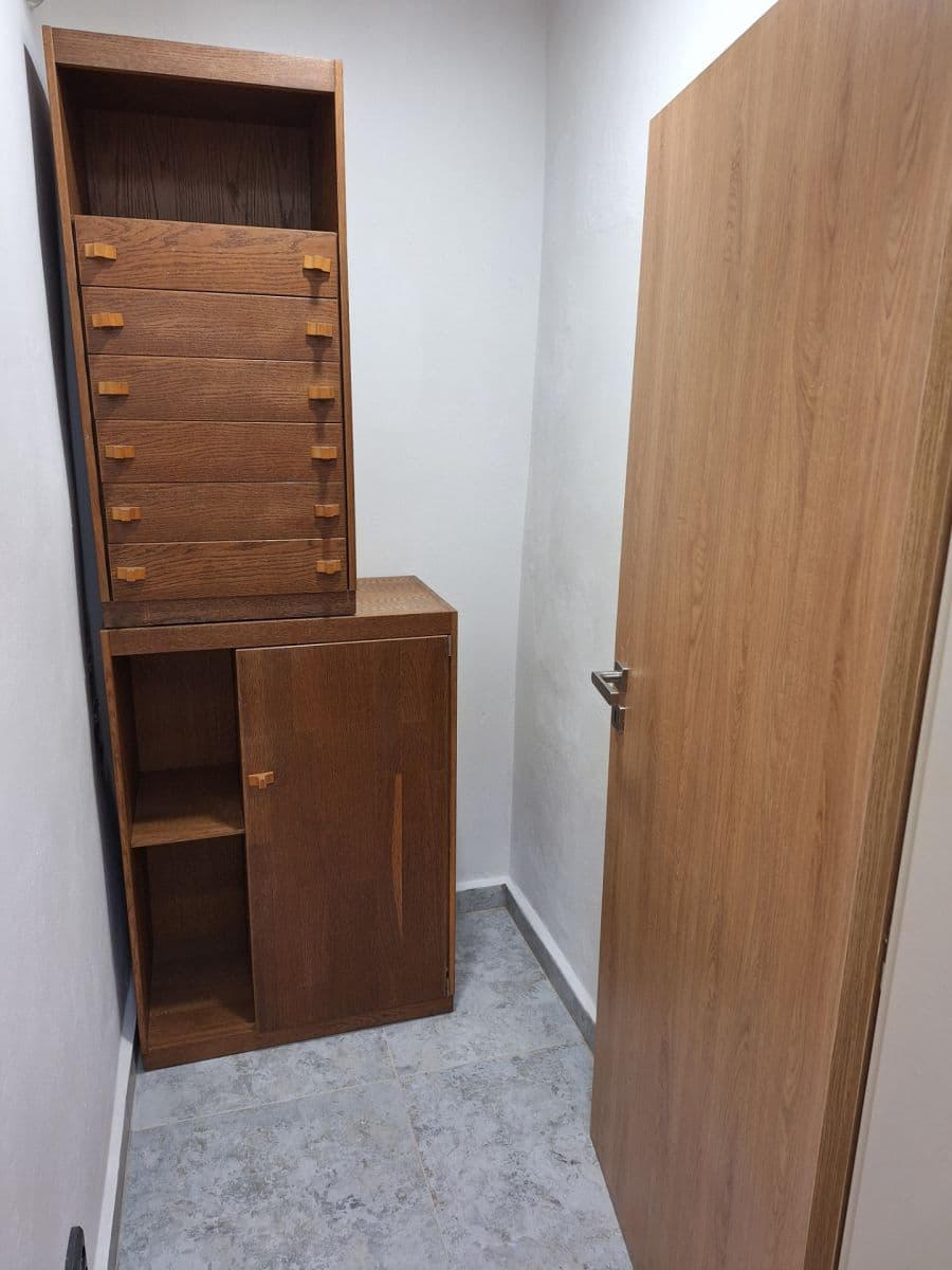 Predaj kancelárie 24 m², Tolstého, Jihlava, Kraj Vysočina Predaj kancelárie 24 m², Tolstého, Jihlava, Kraj Vysočina