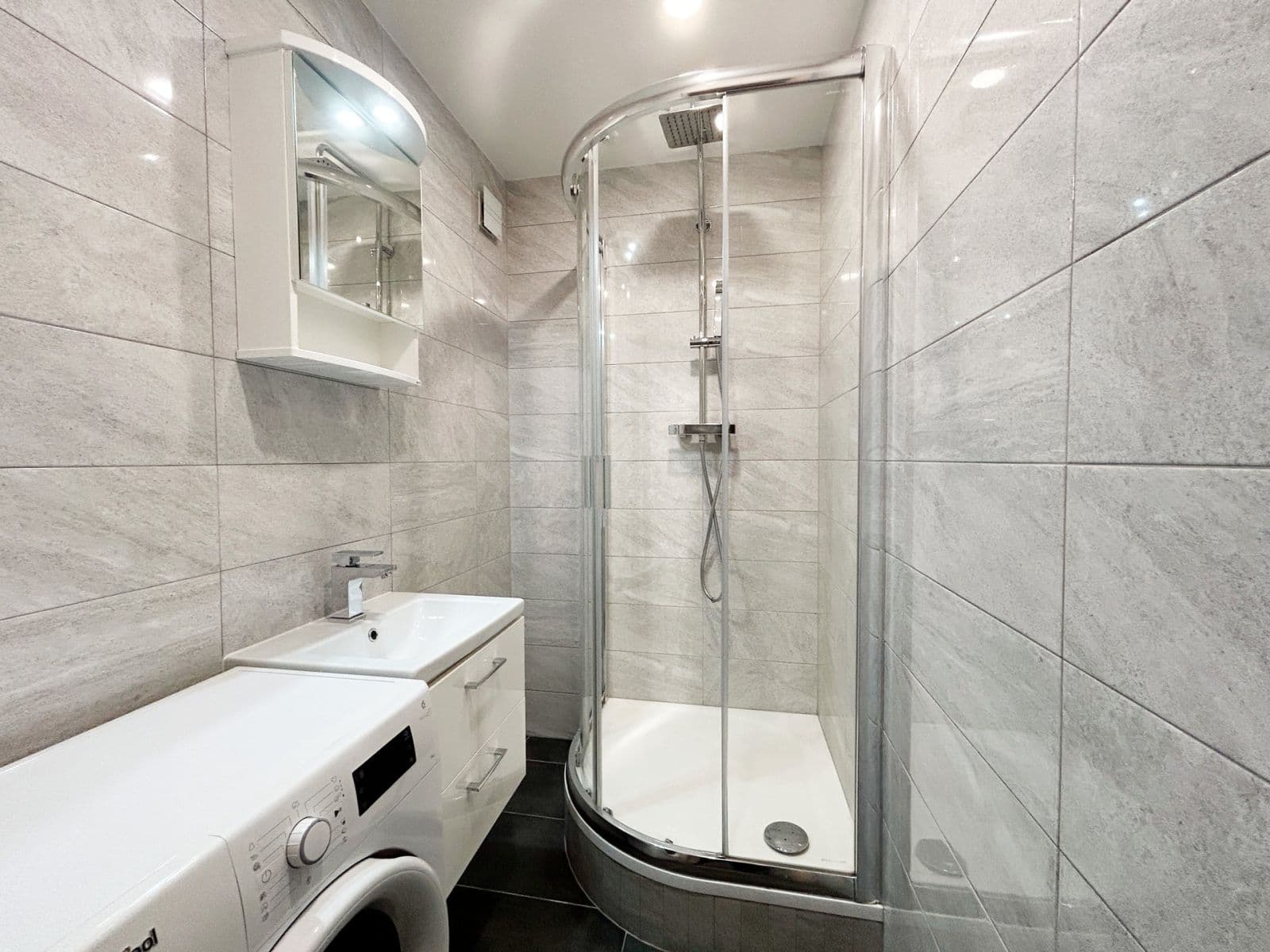Prenájom bytu 2-izbový 45 m², Kpt. Stránského, Praha, Praha Prenájom bytu 2-izbový 45 m², Kpt. Stránského, Praha, Praha