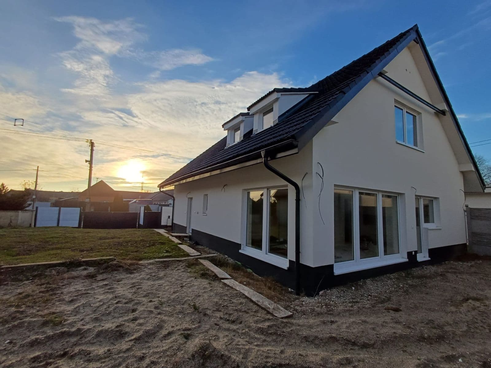 Predaj domu 174 m², pozemok 350 m², Šoporňa, Trnavský kraj Predaj domu 174 m², pozemok 350 m², Šoporňa, Trnavský kraj