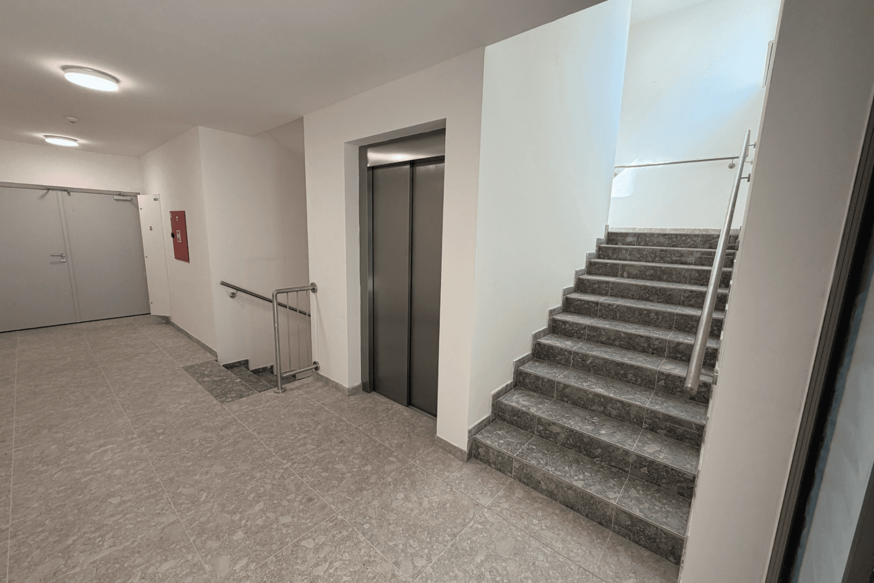 Prenájom bytu 2-izbový 60 m², Modřínová, Třebíč, Kraj Vysočina Prenájom bytu 2-izbový 60 m², Modřínová, Třebíč, Kraj Vysočina