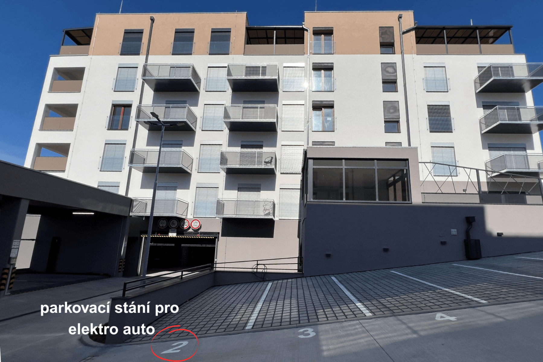Prenájom bytu 2-izbový 60 m², Modřínová, Třebíč, Kraj Vysočina Prenájom bytu 2-izbový 60 m², Modřínová, Třebíč, Kraj Vysočina