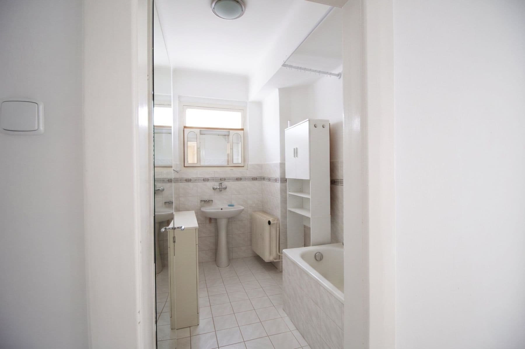 Prenájom bytu 4-izbový 90 m², Barrandova, Kladno, Středočeský kraj Prenájom bytu 4-izbový 90 m², Barrandova, Kladno, Středočeský kraj