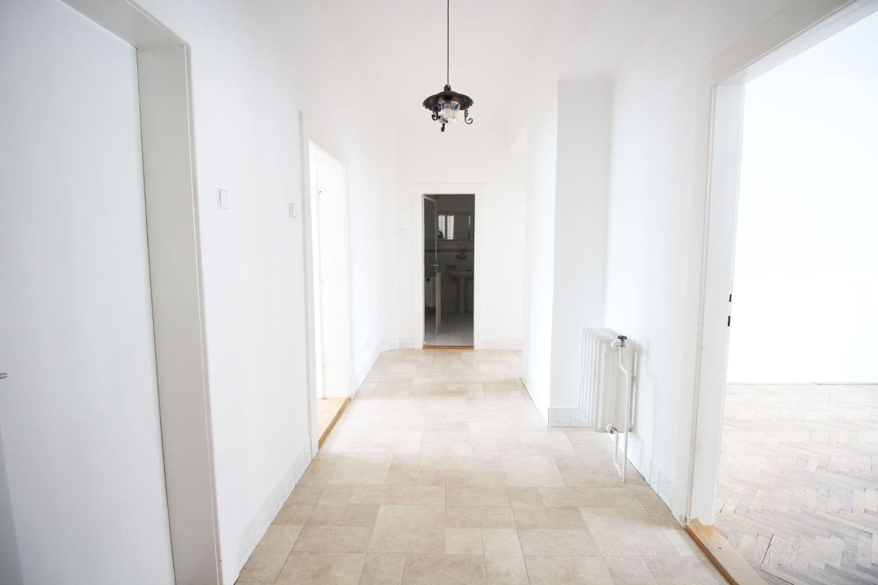 Prenájom bytu 4-izbový 90 m², Barrandova, Kladno, Středočeský kraj Prenájom bytu 4-izbový 90 m², Barrandova, Kladno, Středočeský kraj