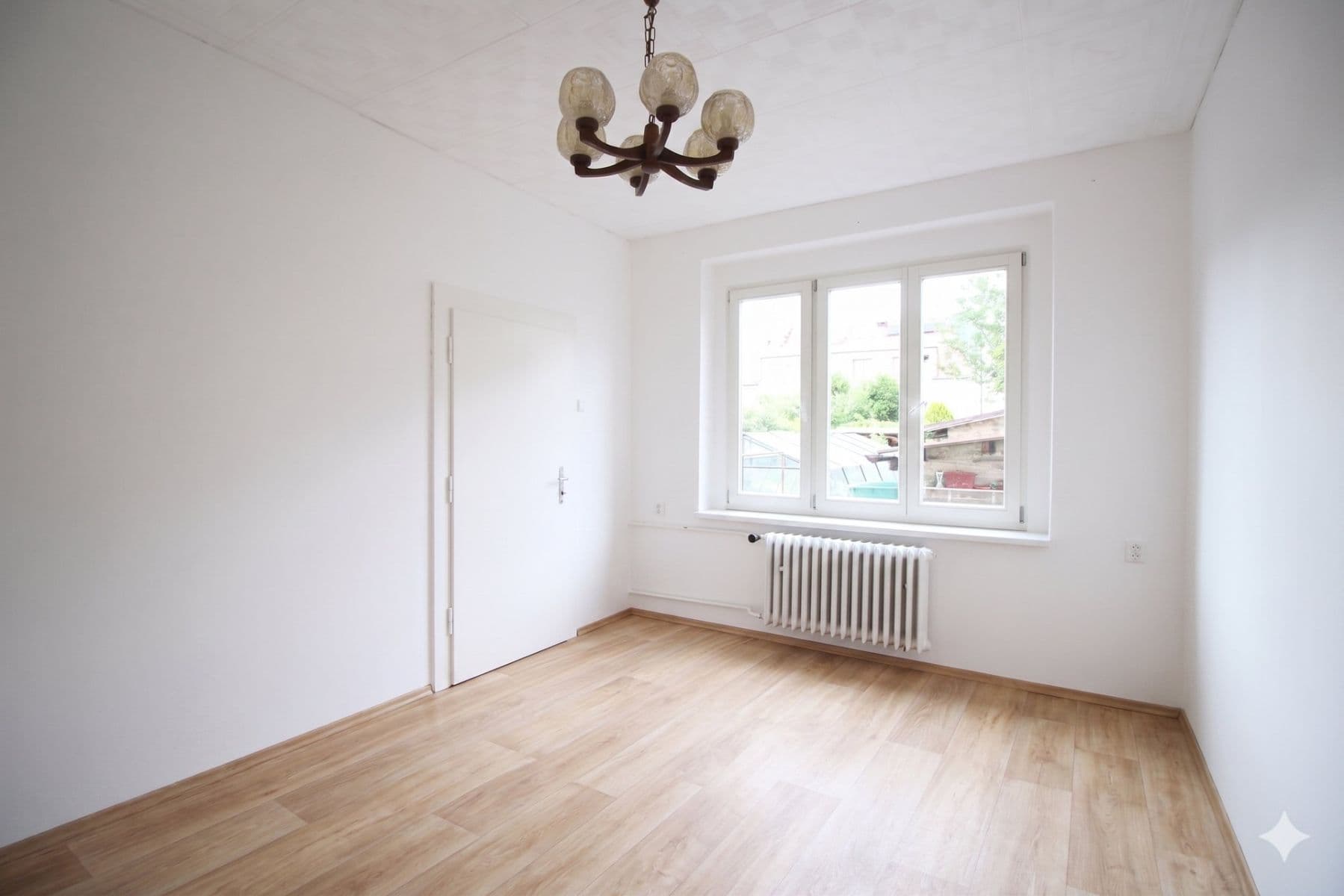 Prenájom bytu 4-izbový 90 m², Barrandova, Kladno, Středočeský kraj Prenájom bytu 4-izbový 90 m², Barrandova, Kladno, Středočeský kraj