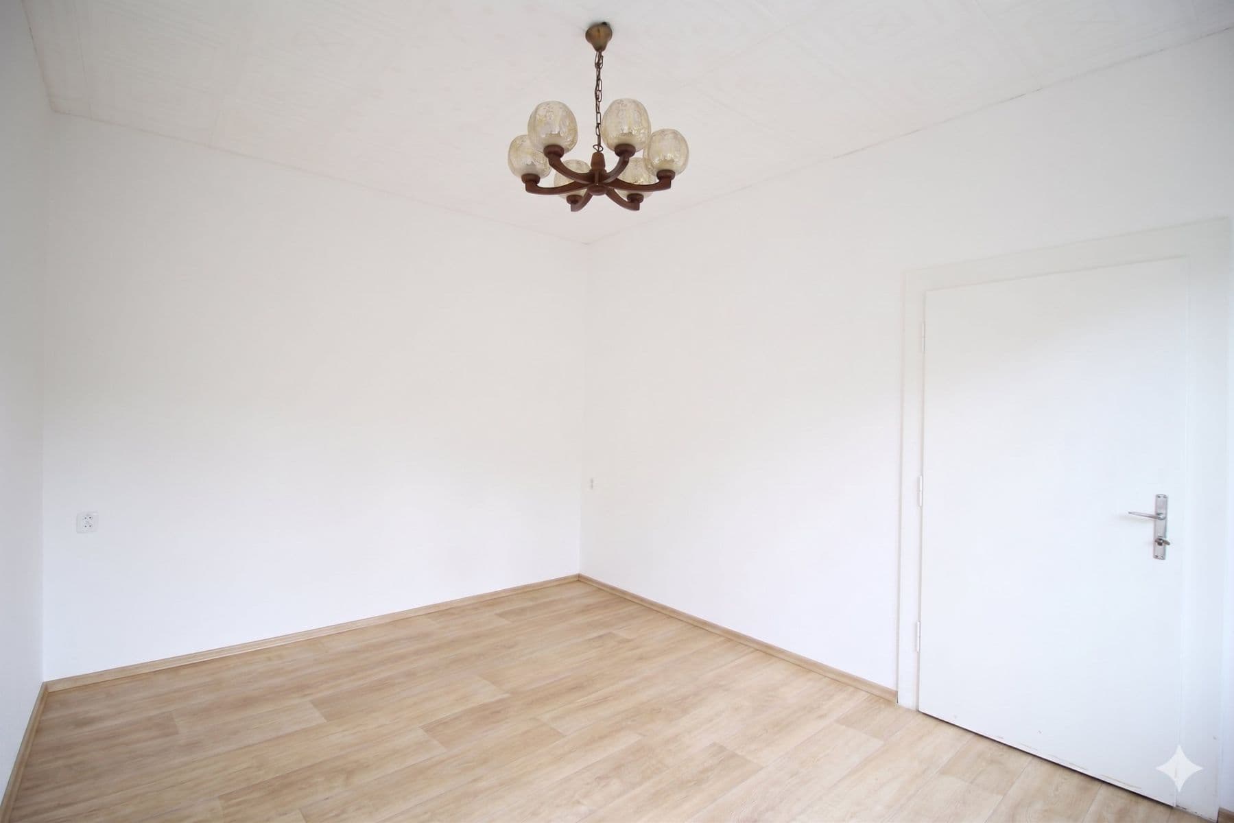 Prenájom bytu 4-izbový 90 m², Barrandova, Kladno, Středočeský kraj Prenájom bytu 4-izbový 90 m², Barrandova, Kladno, Středočeský kraj