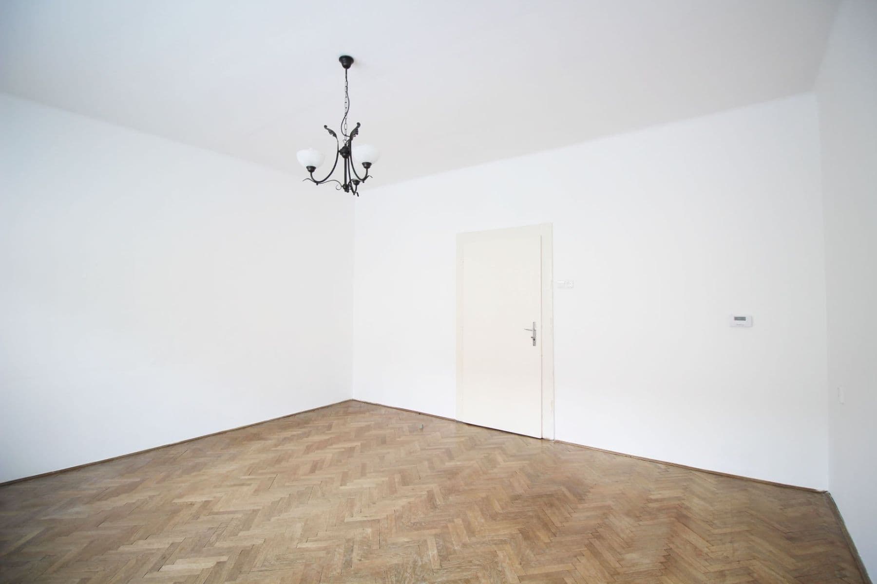 Prenájom bytu 4-izbový 90 m², Barrandova, Kladno, Středočeský kraj Prenájom bytu 4-izbový 90 m², Barrandova, Kladno, Středočeský kraj
