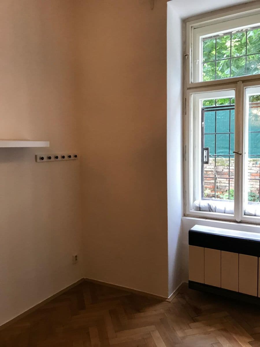 Prenájom bytu 1-izbový 30 m², Kubelíkova, Praha, Praha Prenájom bytu 1-izbový 30 m², Kubelíkova, Praha, Praha