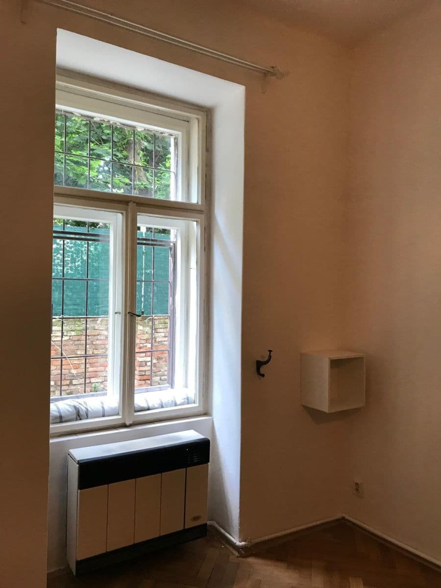 Prenájom bytu 1-izbový 30 m², Kubelíkova, Praha, Praha Prenájom bytu 1-izbový 30 m², Kubelíkova, Praha, Praha