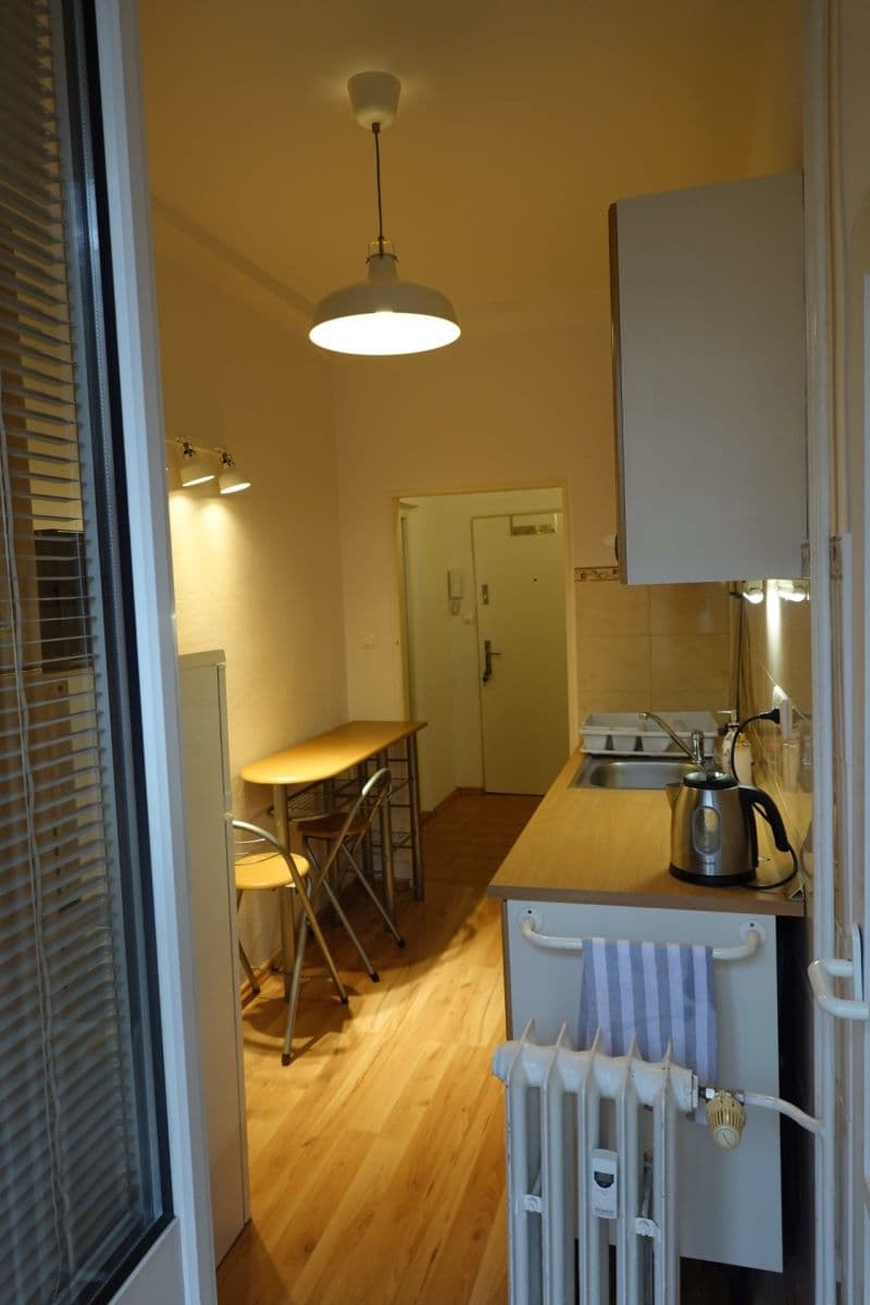 Prenájom bytu 2-izbový 50 m², Astrová, Ružinov, Bratislavský kraj Prenájom bytu 2-izbový 50 m², Astrová, Ružinov, Bratislavský kraj