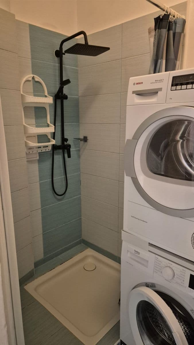 Prenájom bytu 2-izbový 62 m², Na Zlatnici, Praha, Praha Prenájom bytu 2-izbový 62 m², Na Zlatnici, Praha, Praha