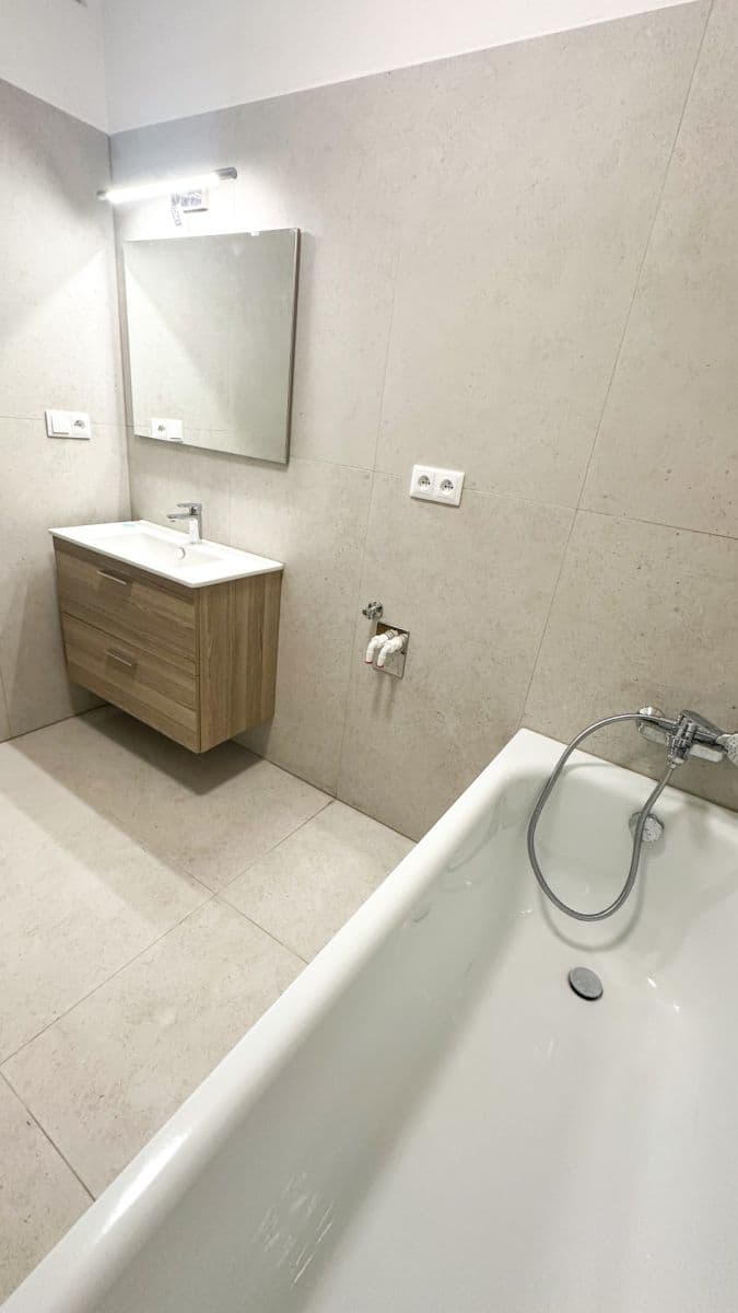 Prenájom bytu 3-izbový 80 m², Stonařov, Kraj Vysočina Prenájom bytu 3-izbový 80 m², Stonařov, Kraj Vysočina