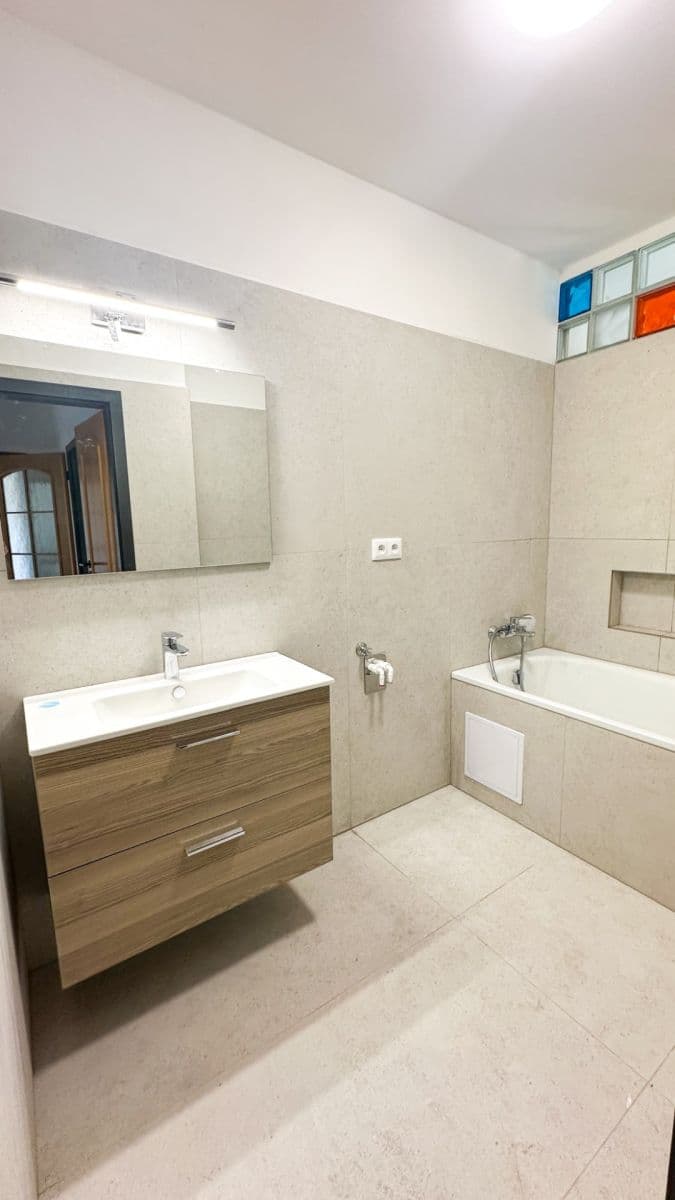 Prenájom bytu 3-izbový 80 m², Stonařov, Kraj Vysočina Prenájom bytu 3-izbový 80 m², Stonařov, Kraj Vysočina