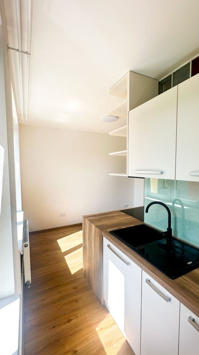 Prenájom bytu 3-izbový 80 m², Stonařov, Kraj Vysočina Prenájom bytu 3-izbový 80 m², Stonařov, Kraj Vysočina