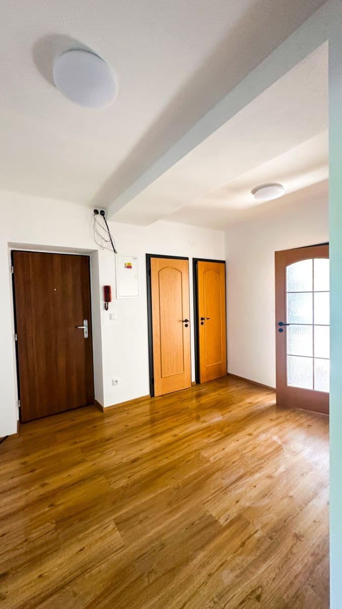 Prenájom bytu 3-izbový 80 m², Stonařov, Kraj Vysočina Prenájom bytu 3-izbový 80 m², Stonařov, Kraj Vysočina
