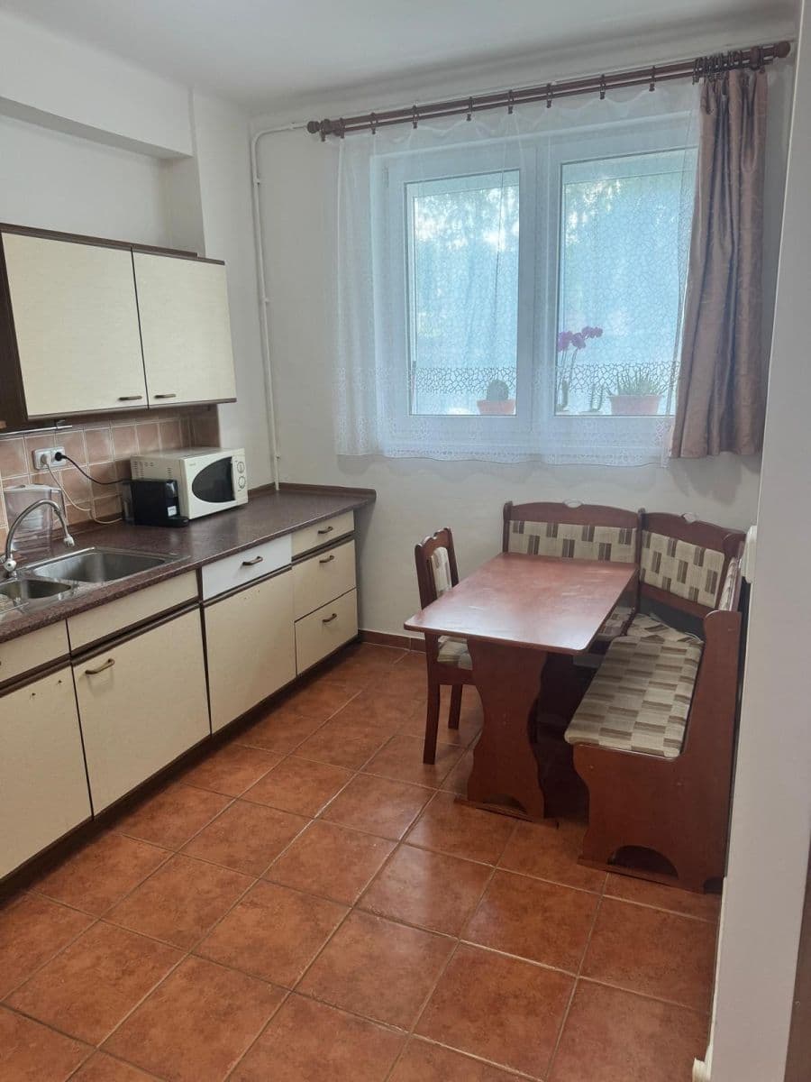 Prenájom bytu 2-izbový 56 m², Osadní, Praha, Praha Prenájom bytu 2-izbový 56 m², Osadní, Praha, Praha