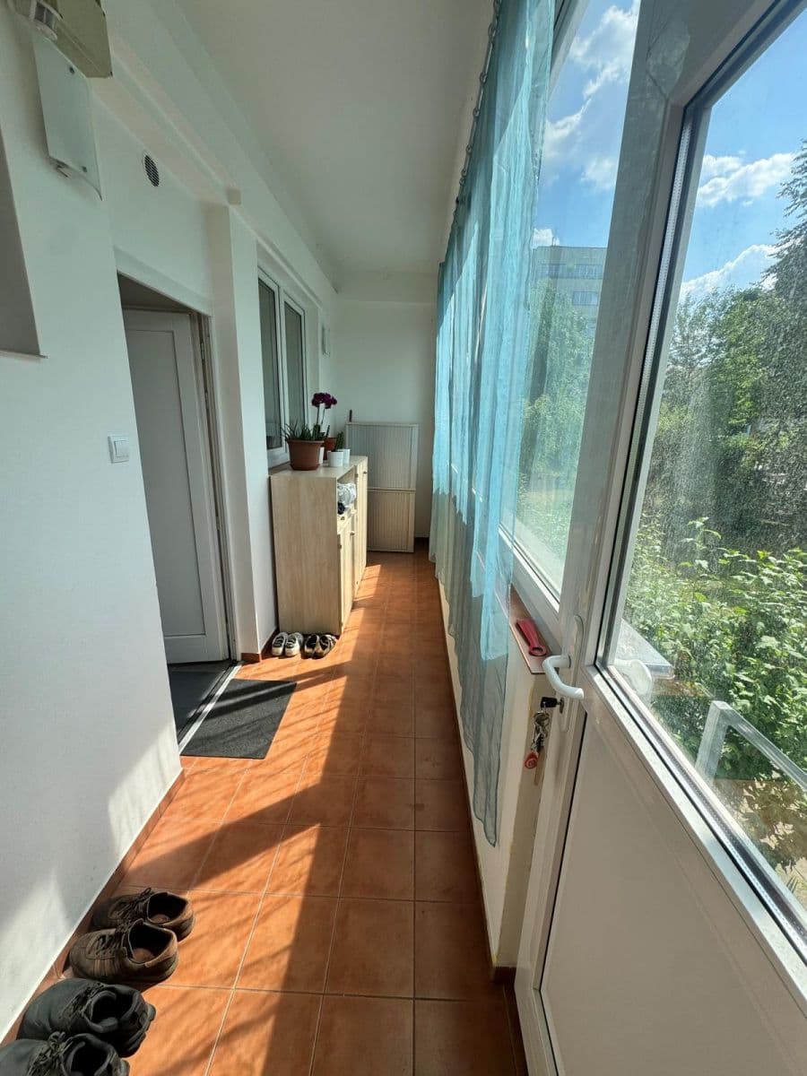 Prenájom bytu 2-izbový 56 m², Osadní, Praha, Praha Prenájom bytu 2-izbový 56 m², Osadní, Praha, Praha
