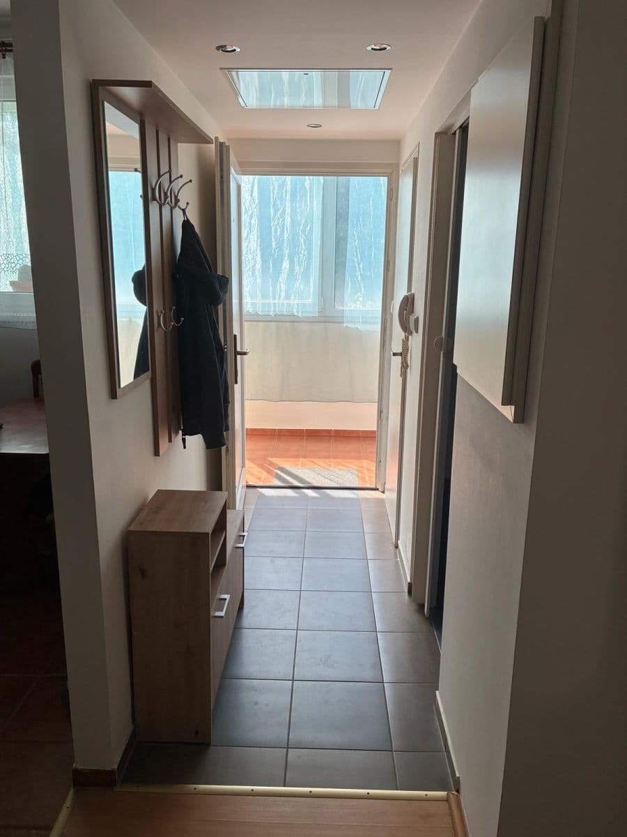 Prenájom bytu 2-izbový 56 m², Osadní, Praha, Praha Prenájom bytu 2-izbový 56 m², Osadní, Praha, Praha