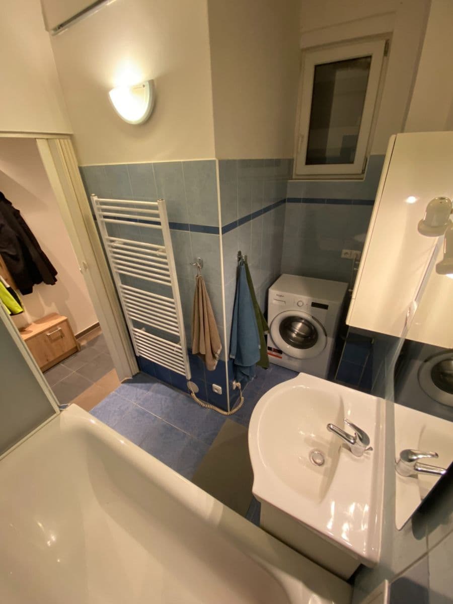 Prenájom bytu 2-izbový 56 m², Osadní, Praha, Praha Prenájom bytu 2-izbový 56 m², Osadní, Praha, Praha