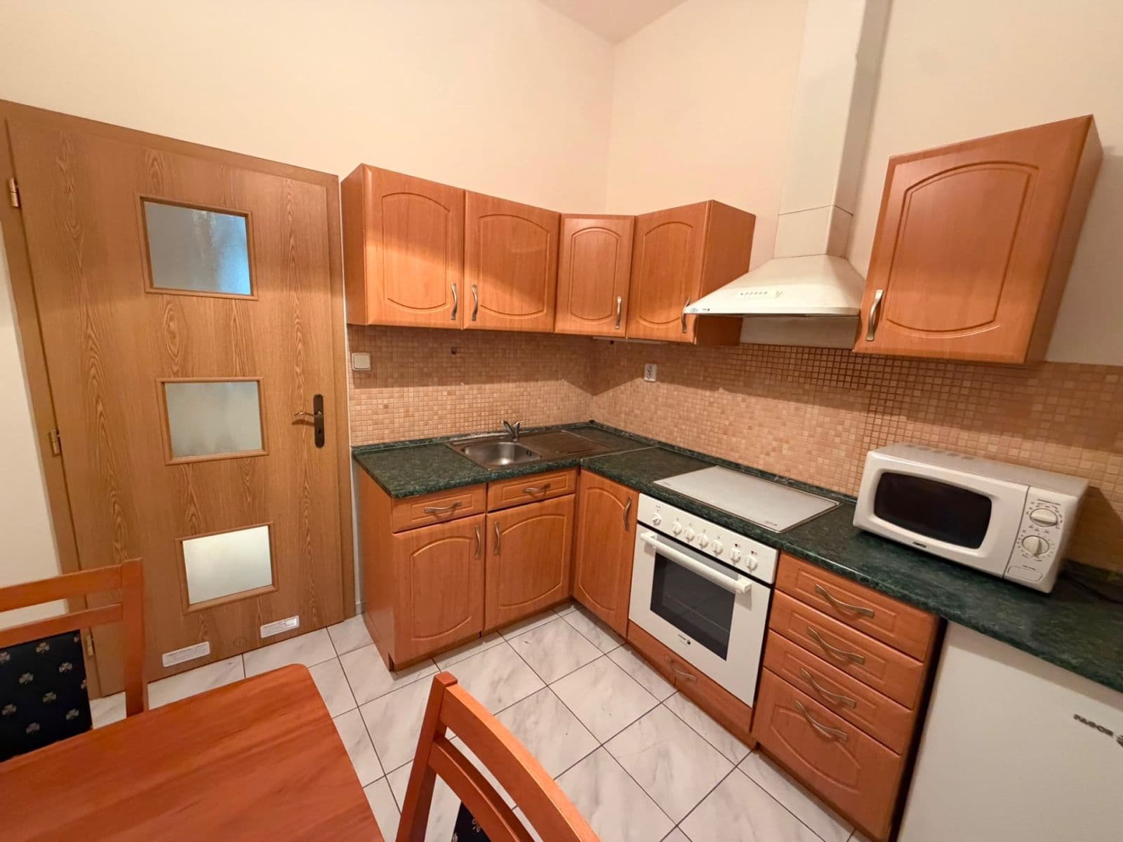 Prenájom bytu 1-izbový 41 m², Záhřebská, Praha, Praha Prenájom bytu 1-izbový 41 m², Záhřebská, Praha, Praha