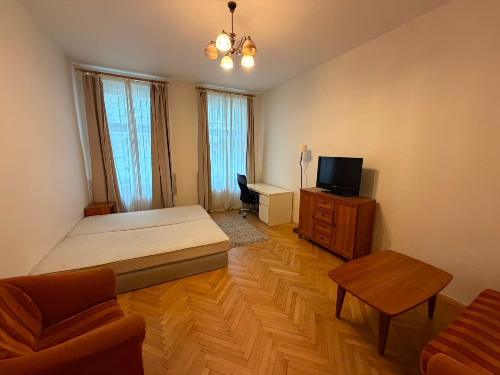 Prenájom bytu 1-izbový 41 m², Záhřebská, Praha, Praha Prenájom bytu 1-izbový 41 m², Záhřebská, Praha, Praha