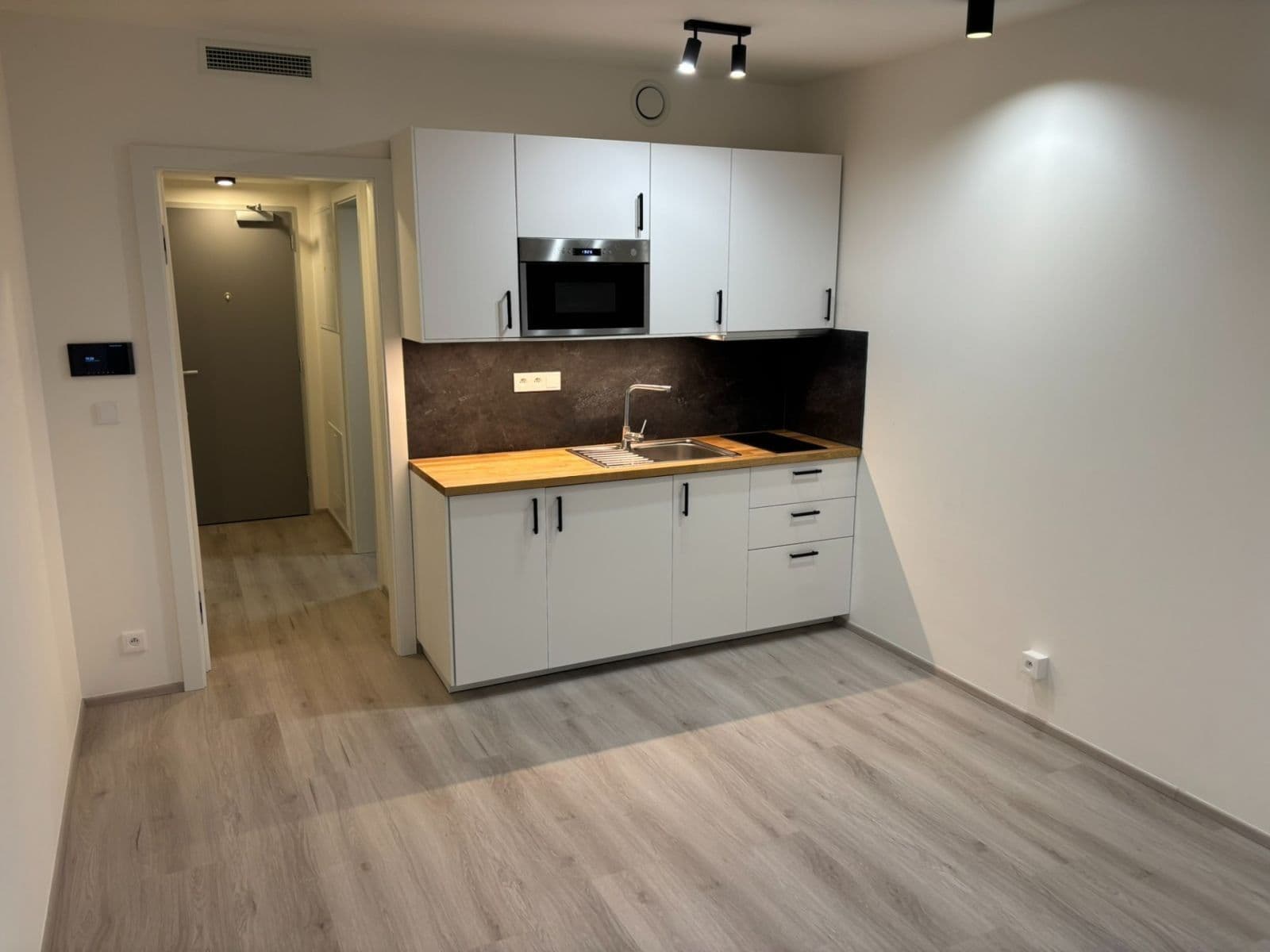 Prenájom bytu 1-izbový 31 m², Bystrcká, Brno, Jihomoravský kraj Prenájom bytu 1-izbový 31 m², Bystrcká, Brno, Jihomoravský kraj