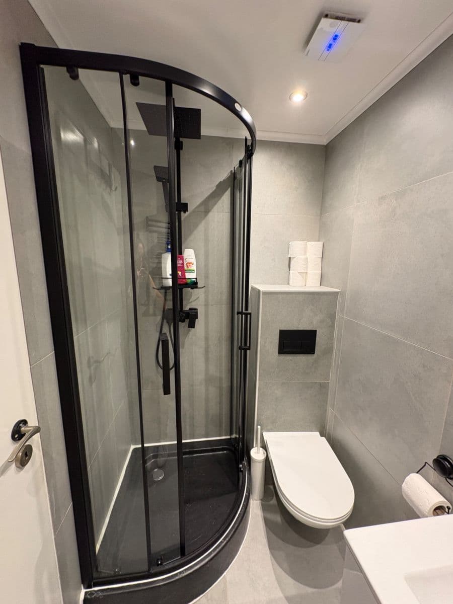 Prenájom bytu 1-izbový 28 m², Na Celné, Praha, Praha Prenájom bytu 1-izbový 28 m², Na Celné, Praha, Praha