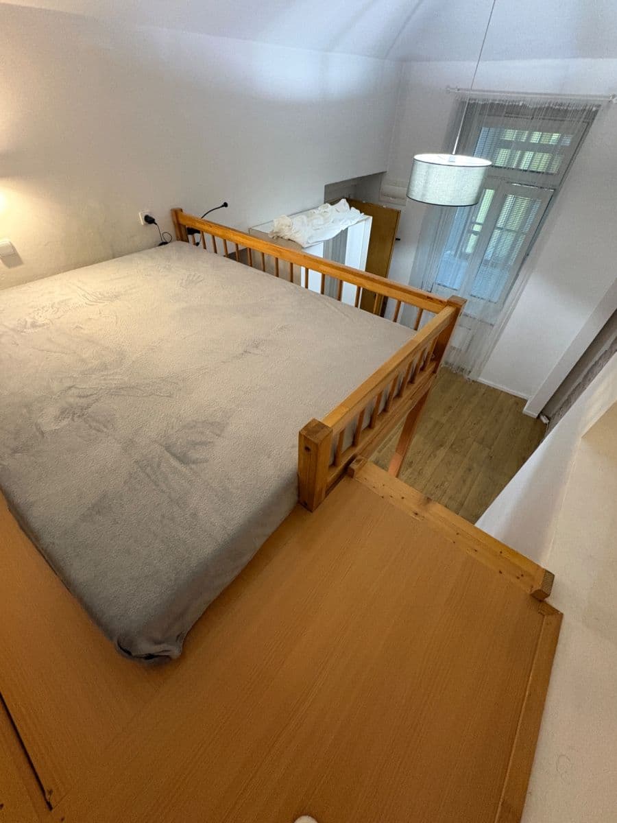 Prenájom bytu 1-izbový 28 m², Na Celné, Praha, Praha Prenájom bytu 1-izbový 28 m², Na Celné, Praha, Praha