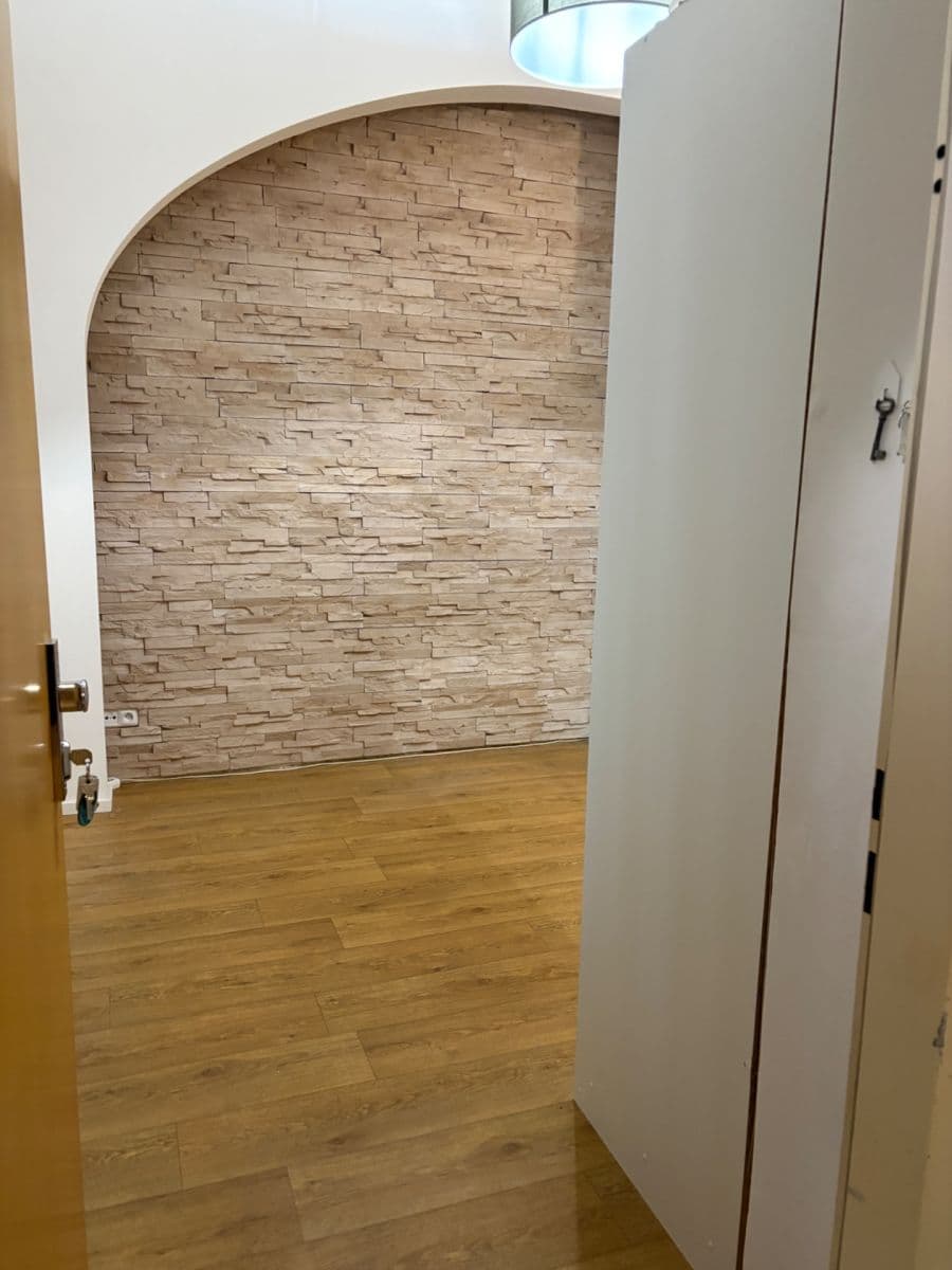 Prenájom bytu 1-izbový 28 m², Na Celné, Praha, Praha Prenájom bytu 1-izbový 28 m², Na Celné, Praha, Praha