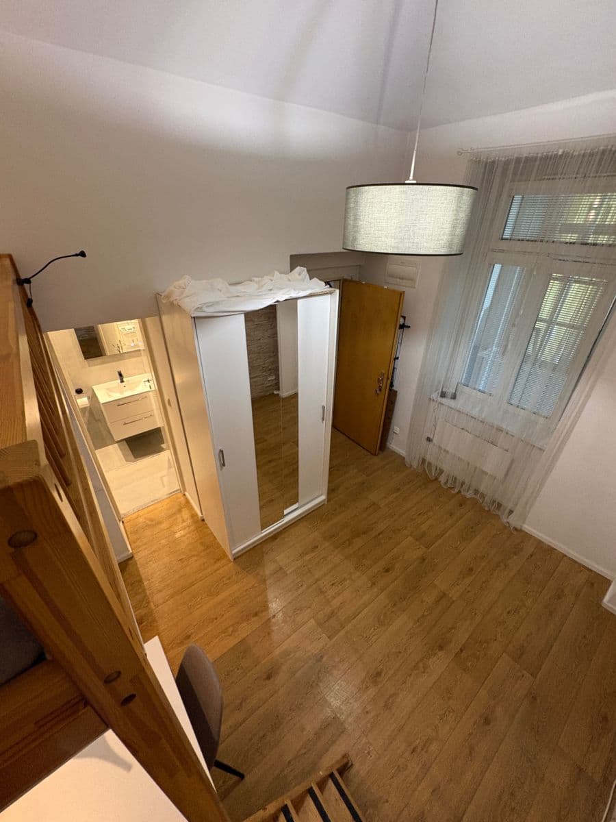 Prenájom bytu 1-izbový 28 m², Na Celné, Praha, Praha Prenájom bytu 1-izbový 28 m², Na Celné, Praha, Praha