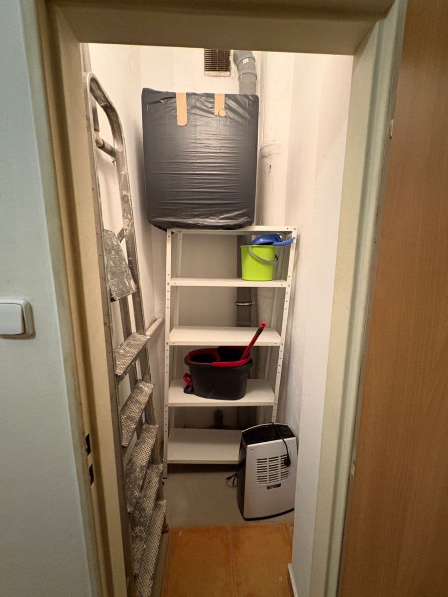 Prenájom bytu 1-izbový 28 m², Na Celné, Praha, Praha Prenájom bytu 1-izbový 28 m², Na Celné, Praha, Praha