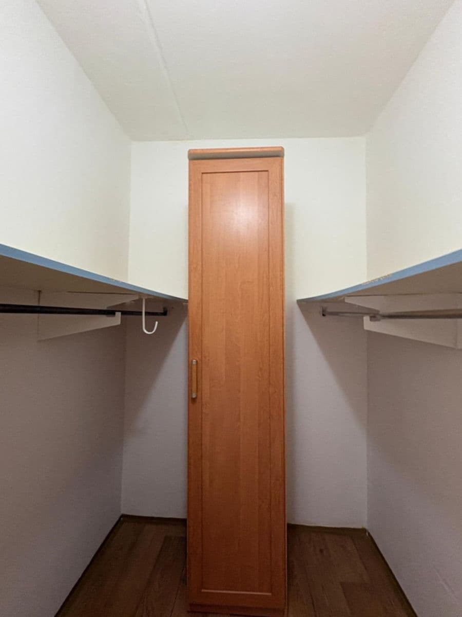 Prenájom bytu 2-izbový 57 m², kpt. Jaroše, Olomouc, Olomoucký kraj Prenájom bytu 2-izbový 57 m², kpt. Jaroše, Olomouc, Olomoucký kraj