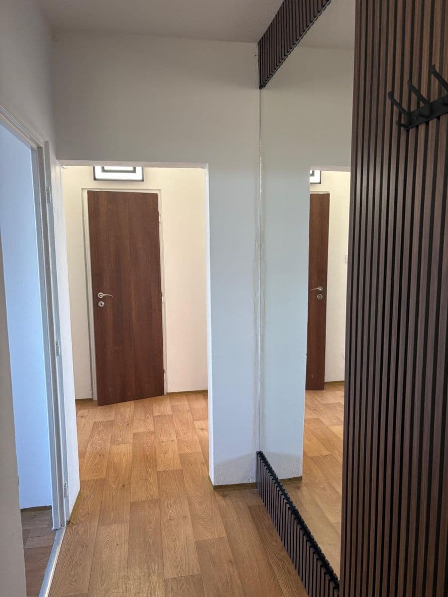Prenájom bytu 2-izbový 57 m², kpt. Jaroše, Olomouc, Olomoucký kraj Prenájom bytu 2-izbový 57 m², kpt. Jaroše, Olomouc, Olomoucký kraj