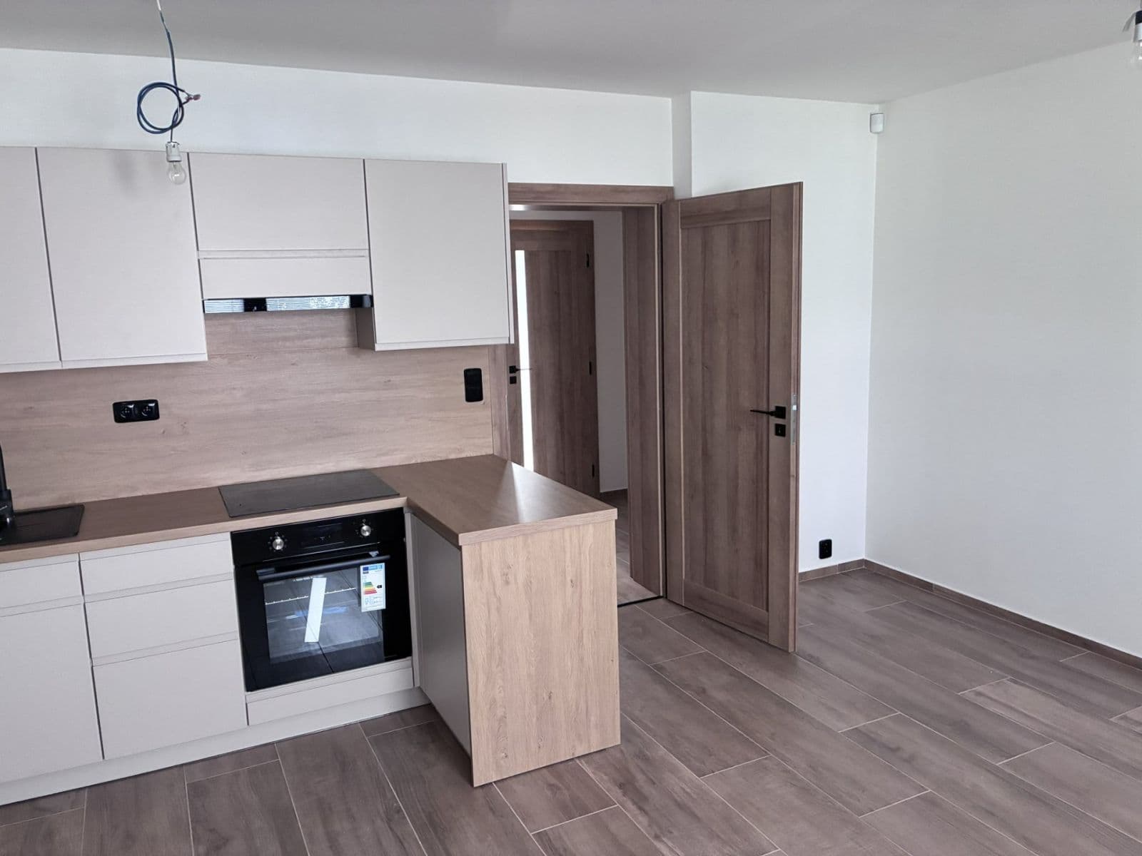 Prenájom bytu 3-izbový 79 m², Jabloňová, Orlová, Moravskoslezský kraj Prenájom bytu 3-izbový 79 m², Jabloňová, Orlová, Moravskoslezský kraj