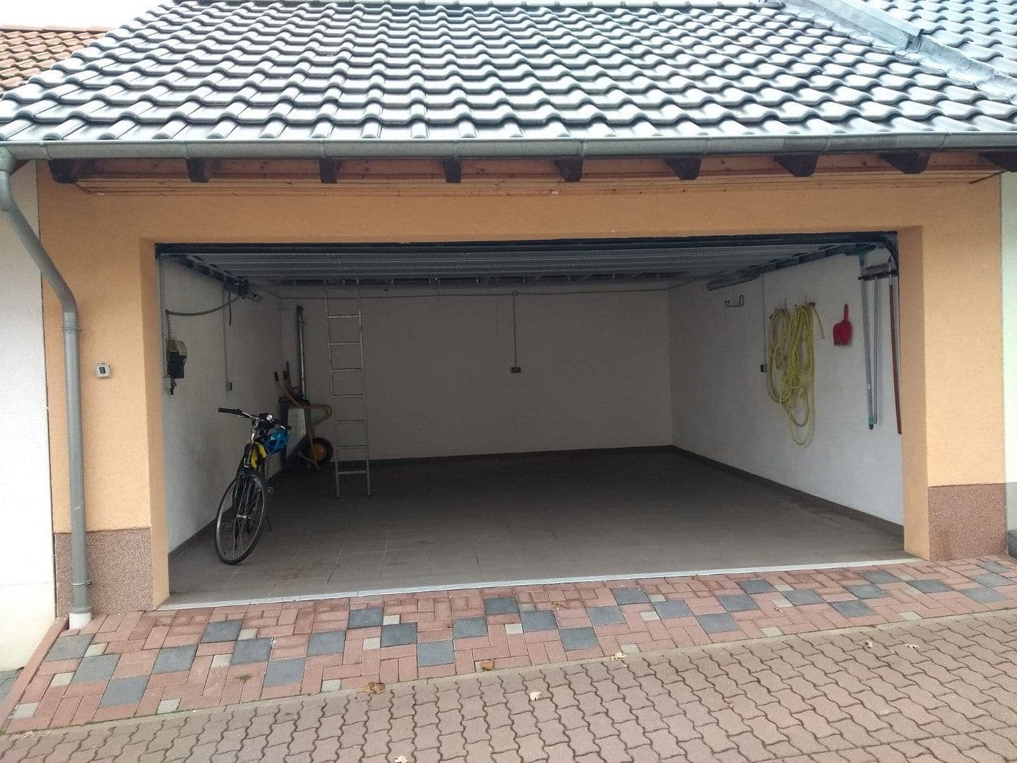 Predaj domu 211 m², pozemek 431 m², Nieder-Olm, Porýnie-Falcko Predaj domu 211 m², pozemek 431 m², Nieder-Olm, Porýnie-Falcko