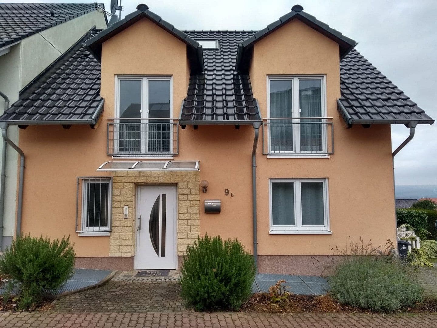 Predaj domu 211 m², pozemek 431 m², Nieder-Olm, Porýnie-Falcko Predaj domu 211 m², pozemek 431 m², Nieder-Olm, Porýnie-Falcko