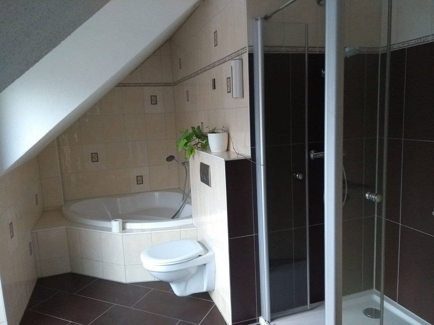 Predaj domu 211 m², pozemek 431 m², Nieder-Olm, Porýnie-Falcko Predaj domu 211 m², pozemek 431 m², Nieder-Olm, Porýnie-Falcko