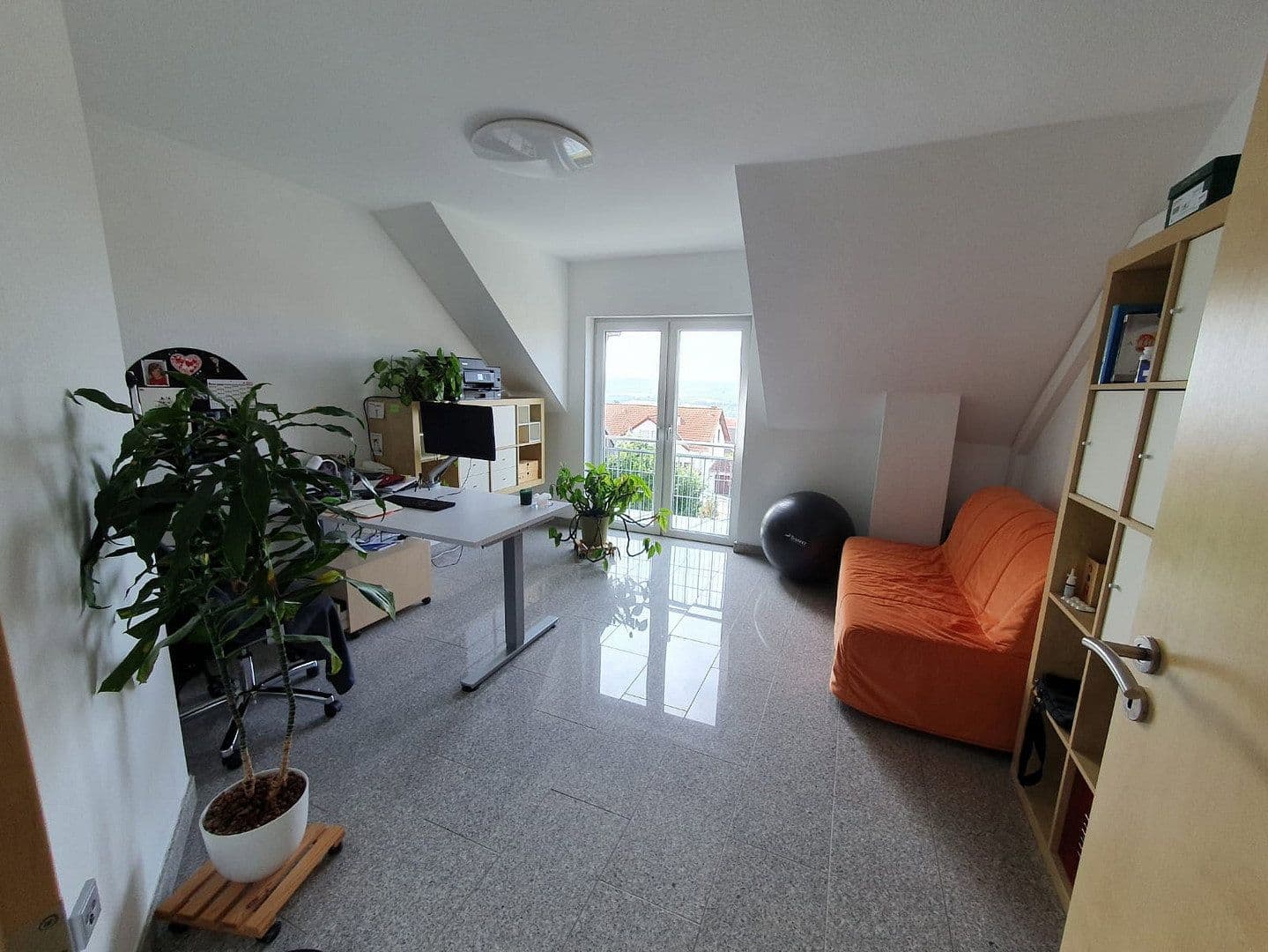 Predaj domu 211 m², pozemek 431 m², Nieder-Olm, Porýnie-Falcko Predaj domu 211 m², pozemek 431 m², Nieder-Olm, Porýnie-Falcko