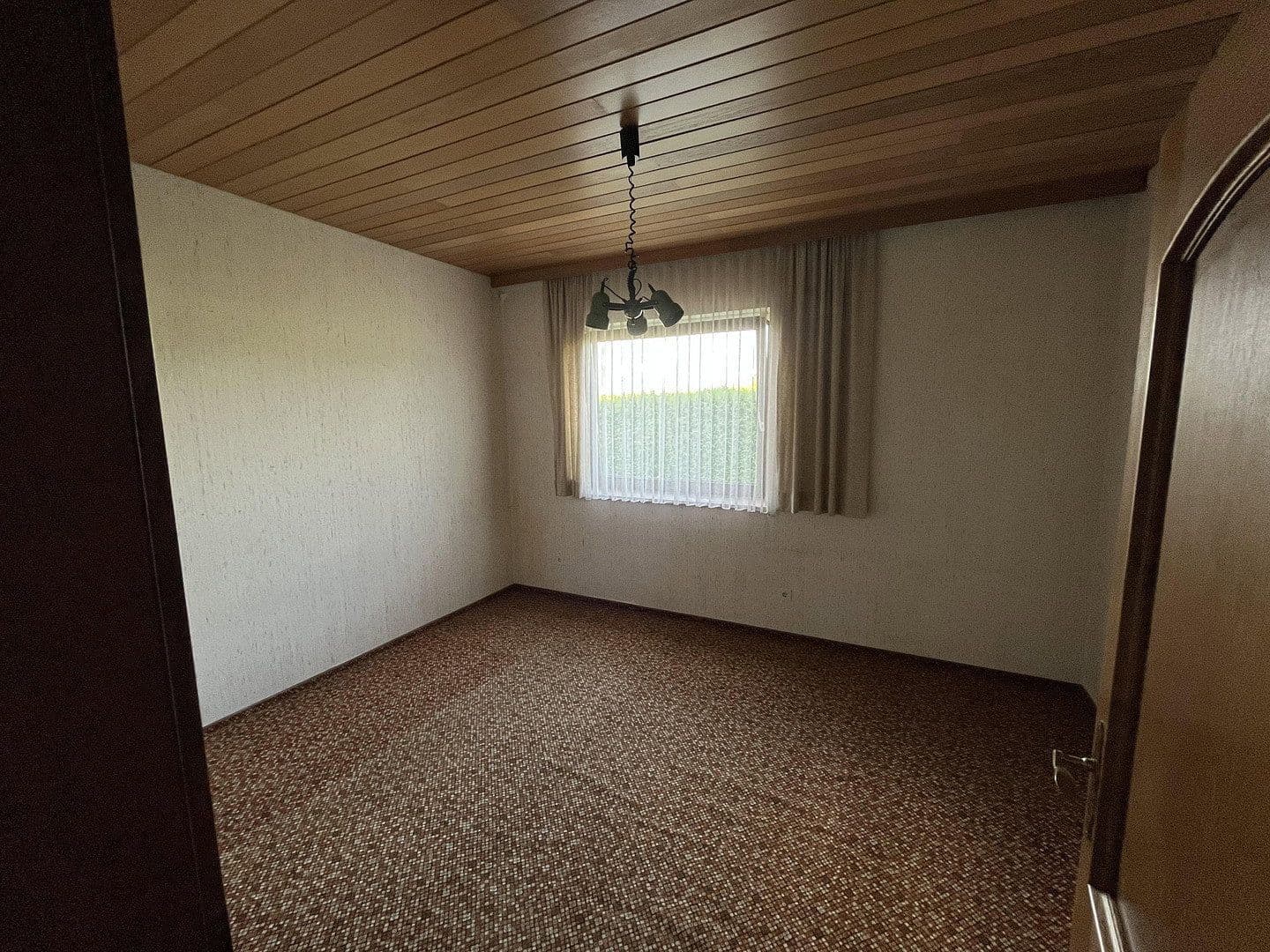 Predaj domu 186 m², pozemek 1.900 m², Eichendorf, Bavorsko Predaj domu 186 m², pozemek 1.900 m², Eichendorf, Bavorsko