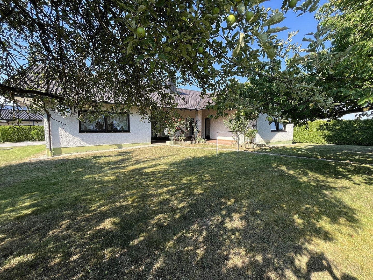 Predaj domu 186 m², pozemek 1.900 m², Eichendorf, Bavorsko Predaj domu 186 m², pozemek 1.900 m², Eichendorf, Bavorsko