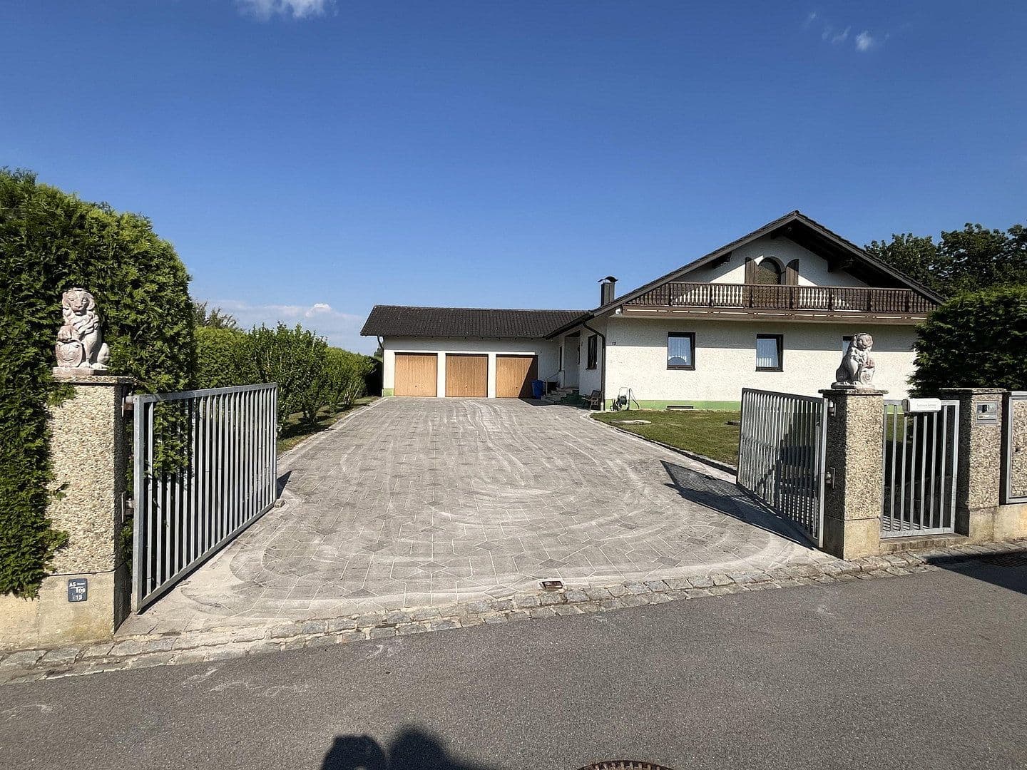 Predaj domu 186 m², pozemek 1.900 m², Eichendorf, Bavorsko Predaj domu 186 m², pozemek 1.900 m², Eichendorf, Bavorsko
