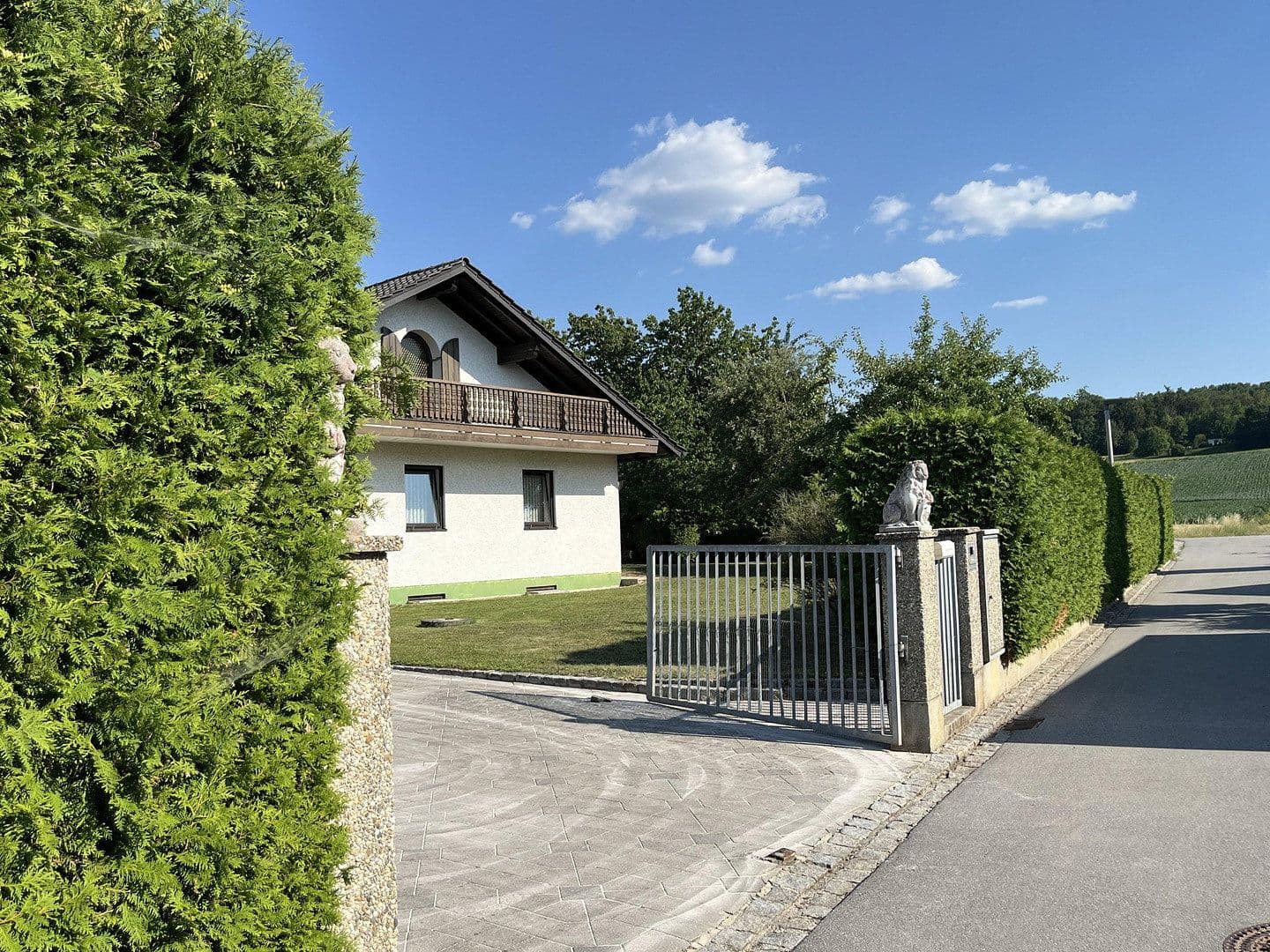 Predaj domu 186 m², pozemek 1.900 m², Eichendorf, Bavorsko Predaj domu 186 m², pozemek 1.900 m², Eichendorf, Bavorsko