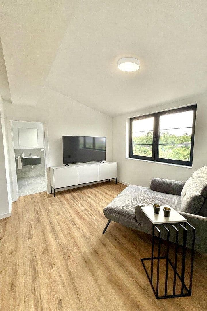 Prenájom bytu 1-izbový 40 m², Zeißstr. 44, Hannover, Dolné Sasko Prenájom bytu 1-izbový 40 m², Zeißstr. 44, Hannover, Dolné Sasko