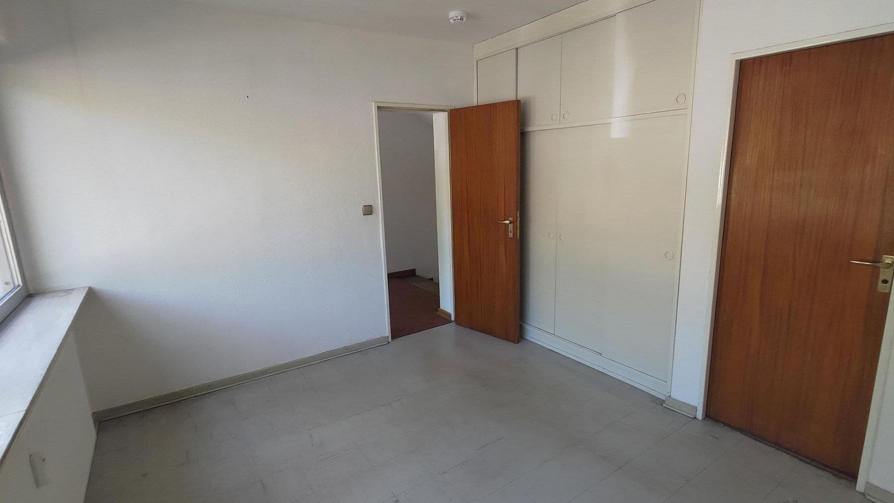 Predaj bytu 3-izbový 90 m², Berlin, Berlín Predaj bytu 3-izbový 90 m², Berlin, Berlín