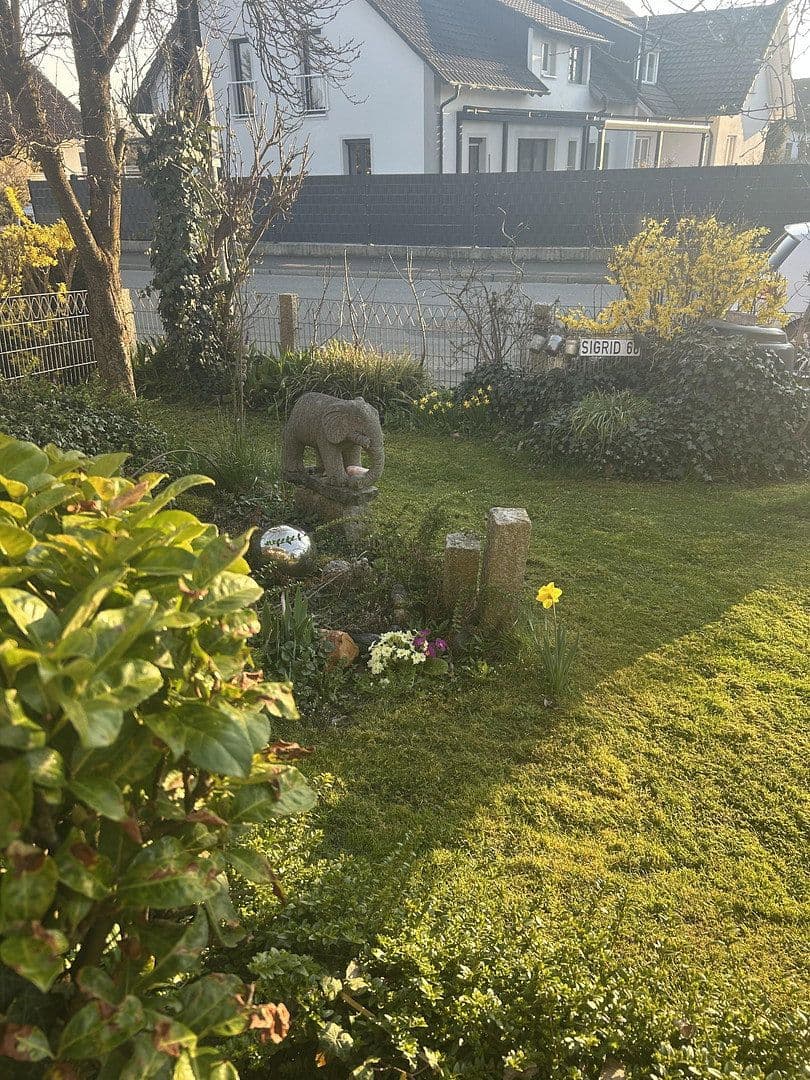 Predaj domu 95 m², pozemek 220 m², Singen (Hohentwiel), Bádensko-Wurttembersko Predaj domu 95 m², pozemek 220 m², Singen (Hohentwiel), Bádensko-Wurttembersko