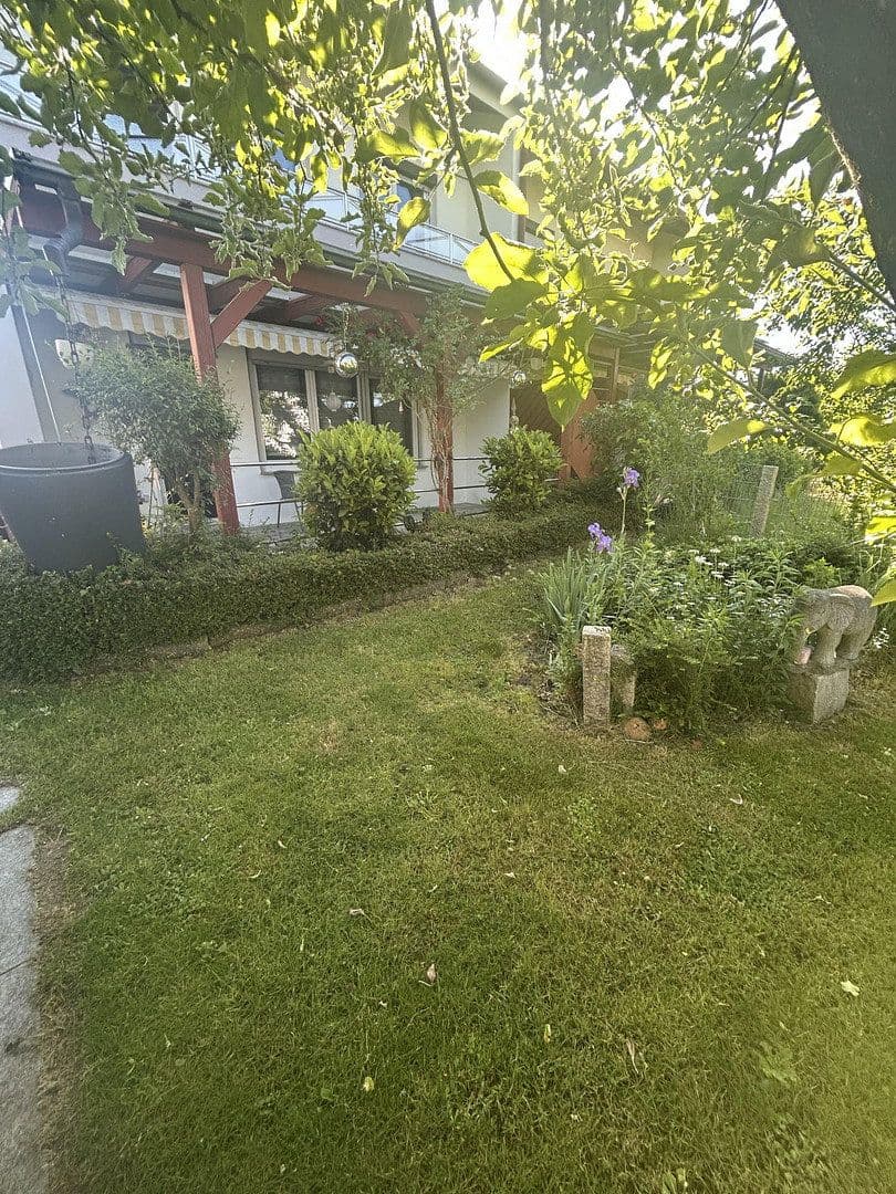 Predaj domu 95 m², pozemek 220 m², Singen (Hohentwiel), Bádensko-Wurttembersko Predaj domu 95 m², pozemek 220 m², Singen (Hohentwiel), Bádensko-Wurttembersko