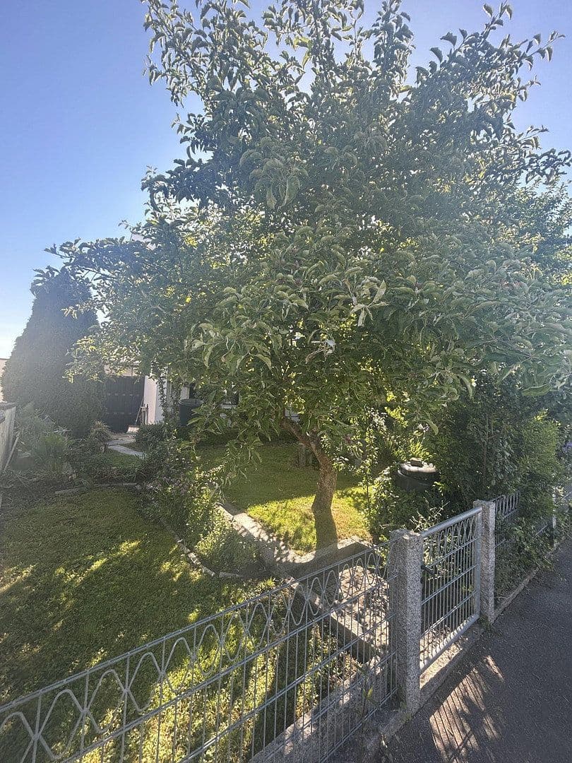 Predaj domu 95 m², pozemek 220 m², Singen (Hohentwiel), Bádensko-Wurttembersko Predaj domu 95 m², pozemek 220 m², Singen (Hohentwiel), Bádensko-Wurttembersko