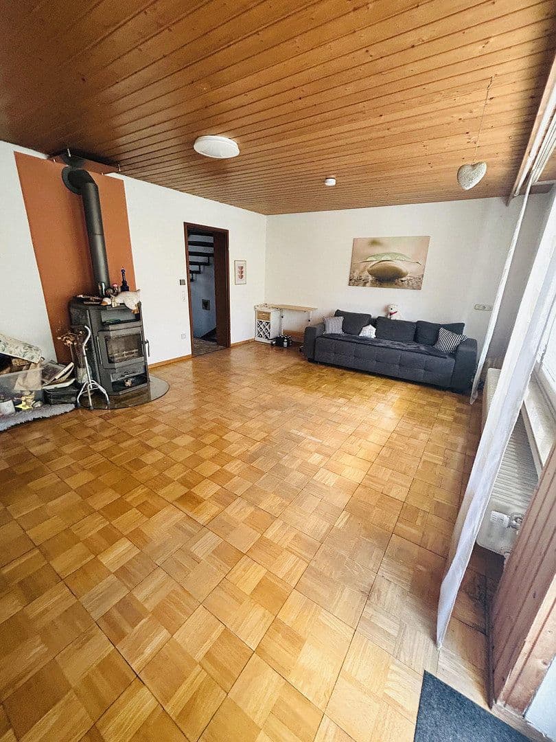 Predaj domu 95 m², pozemek 220 m², Singen (Hohentwiel), Bádensko-Wurttembersko Predaj domu 95 m², pozemek 220 m², Singen (Hohentwiel), Bádensko-Wurttembersko