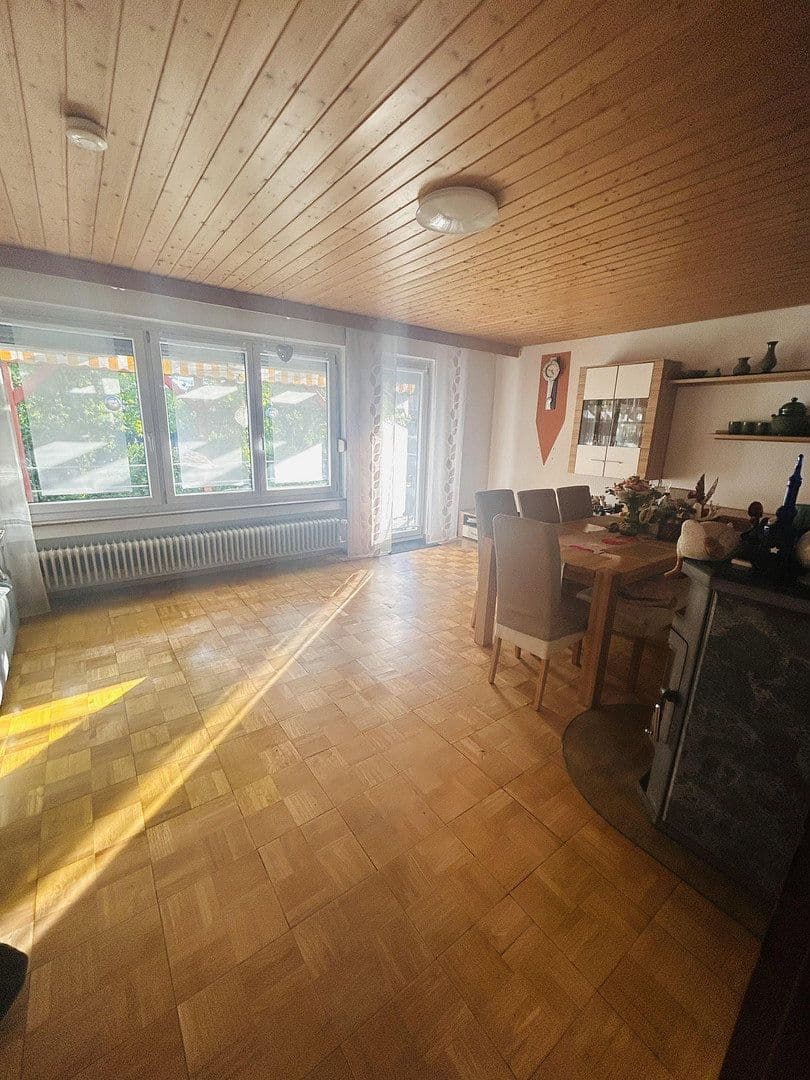 Predaj domu 95 m², pozemek 220 m², Singen (Hohentwiel), Bádensko-Wurttembersko Predaj domu 95 m², pozemek 220 m², Singen (Hohentwiel), Bádensko-Wurttembersko
